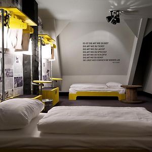 6-Bed Room